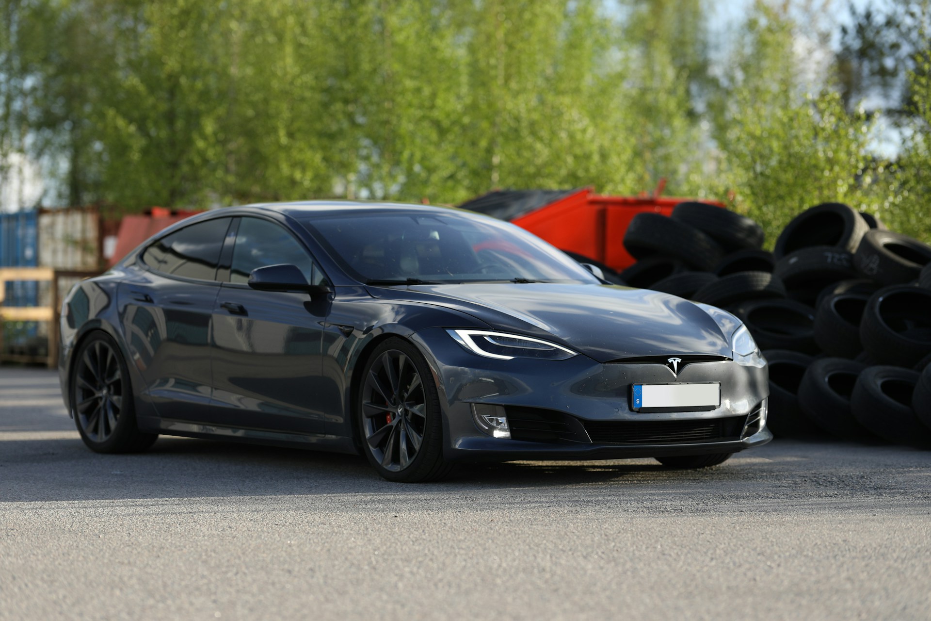 Tesla Model 3 vs Volkswagen ID.3